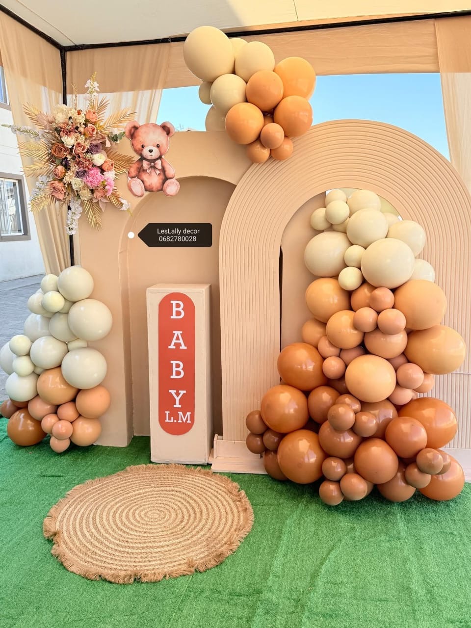 Baby shower decor