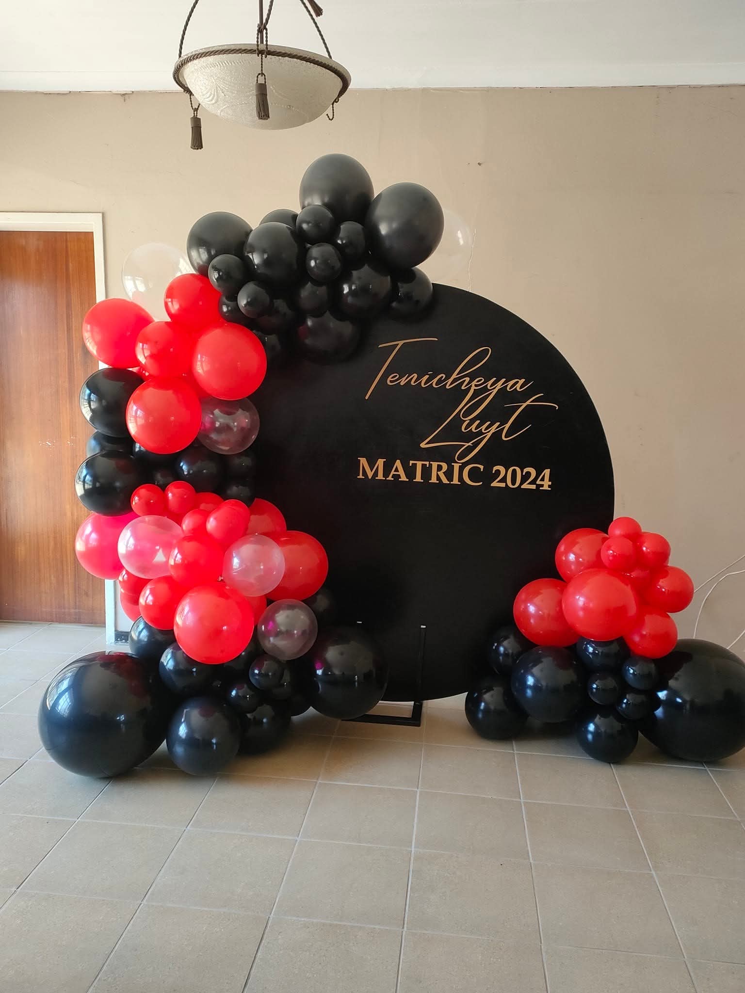 Balloon garland decor